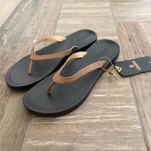 OluKai Lalahi Flip Flop Women’s size 10 NWT